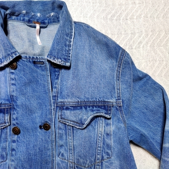 Free people Double Breasted Denim Distressed Jacket Size Small Blue Light Wash - Picture 4 of 14